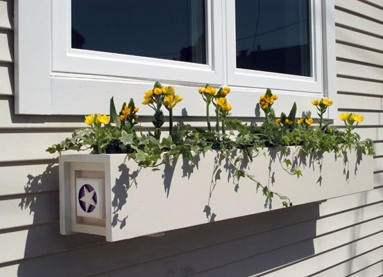 22-Front Planter